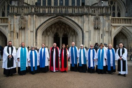Yateley gardener amongst nearly 100 new lay leaders celebrated at Winchester Cathedral